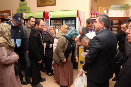 Amasya Belediyesi ve Hayatcan Derneği'nden kış paketi