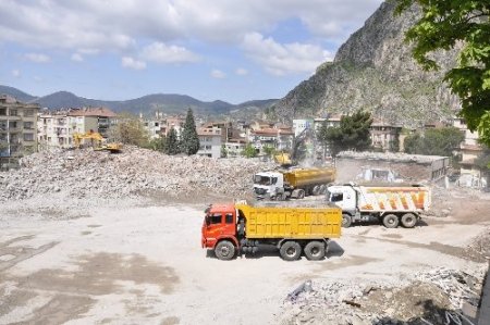 Amasya Lisesi’nin yıkım aşamasında sona gelindi
