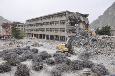 Amasya Lisesi’nin yıkım aşamasında sona gelindi