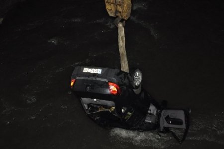 Amasya’da otomobil ırmağa uçtu: 2 yaralı