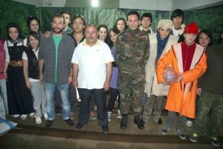 Amatör tiyatrocular 12 ay taksitle oyun sahneliyor