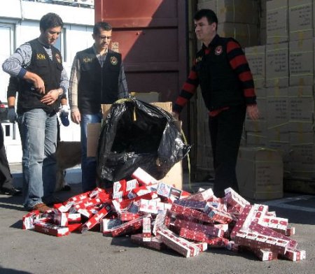Ambarlı Limanı'nda Sahte Sigara Operasyonu
