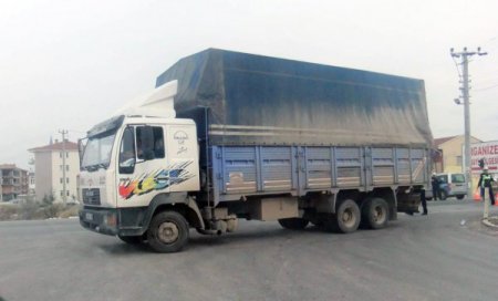 Ambulans kaza yaptı: 3 yaralı