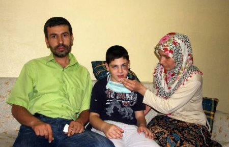 Ameliyatla Alınan Ben Kansere Dönüştü, Küçük Abdülkadir'in Hayatı Karardı