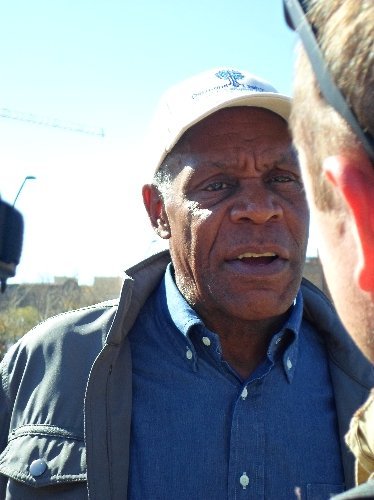 Amerikalı aktör Danny Glover, Güney Afrika’da polislerin grevine destek verdi