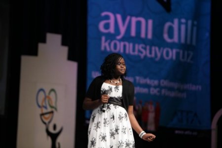 Amerikalı Anne: Kızım Anadilinden Daha Çok Türkçe Biliyor