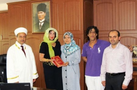 Amerikalı Öğretmen, Müslüman Oldu