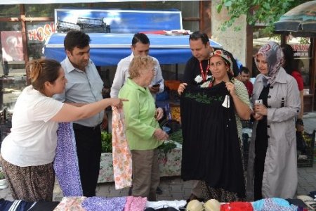 Amerikalı turistler Kozan'da