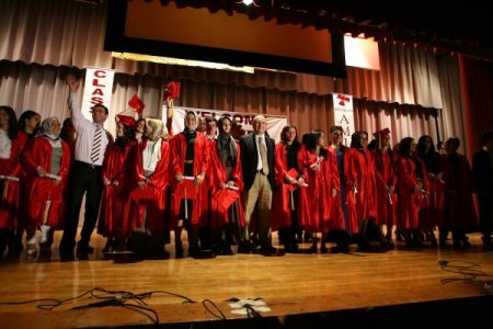 Amity, 2011 Yılı Mezunlarını Verdi