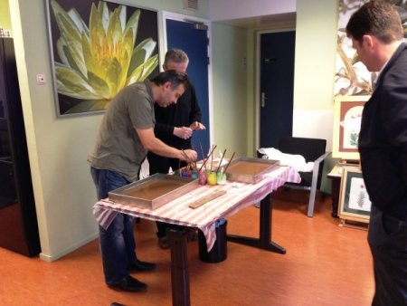 Amsterdam polisi ebru sanatına merak saldı