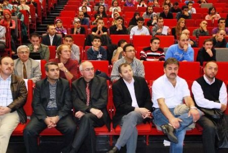 Amsterdam Vu Üniversitesinde "göç Ve Edebiyat Paneli" Düzenlendi