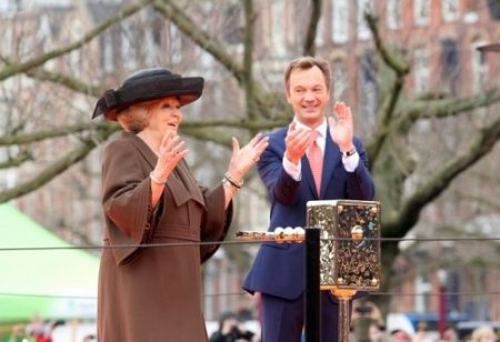 Amsterdam’da Rjksmuseum yeniden kapılarını açtı