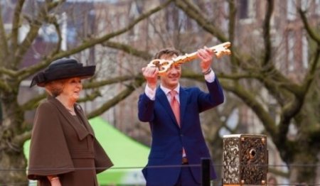 Amsterdam’da Rjksmuseum yeniden kapılarını açtı