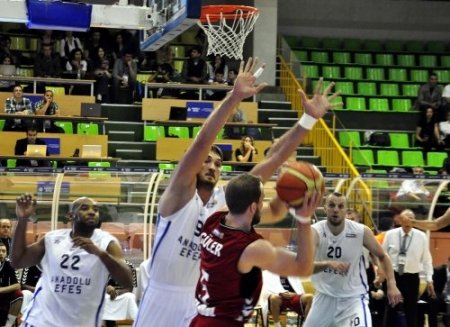 Anadolu Efes, Beşiktaş’ı farklı mağlup etti