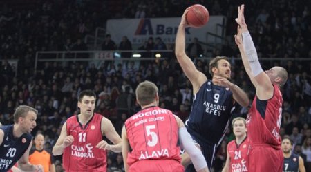 Anadolu Efes: 76 - Caja Laboral: 91