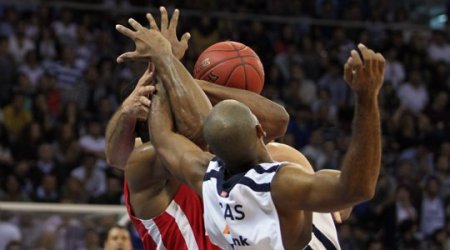 Anadolu Efes: 98 - Olympiacos: 72
