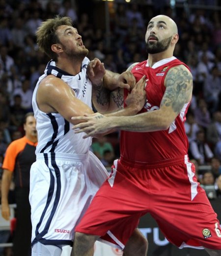 Anadolu Efes: 98 - Olympiacos: 72