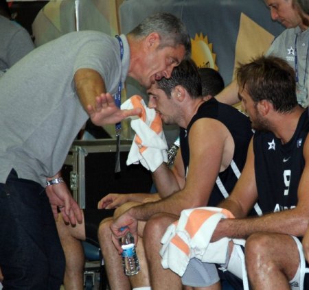 Anadolu Efes finalleri garantiledi