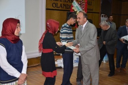 Anadolu lisesi öğrencilerine umre ödülü