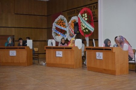 Anadolu lisesi öğrencilerine umre ödülü