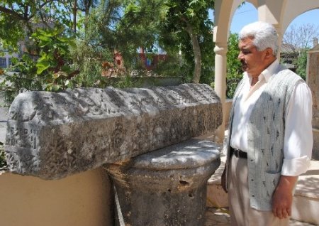 Anadolu Selçuklu'dan kalma musalla taşı her daim ölümü hatırlatıyor