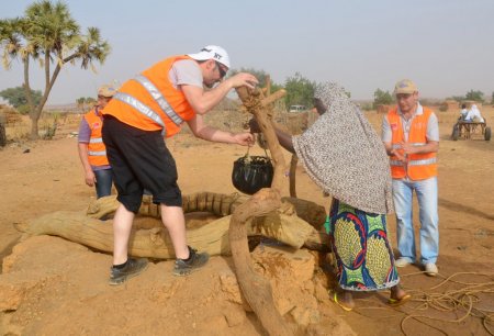 Anadolu'dan giden yardımlar Nijer'de fakirlere derman oluyor