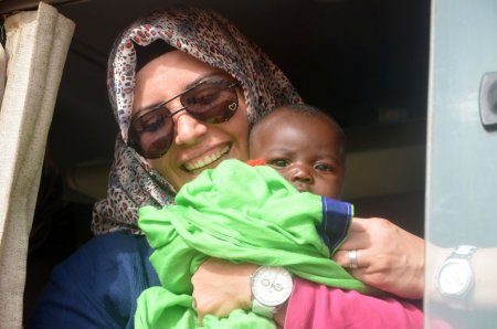 Anadolu'dan giden yardımlar Nijer'de fakirlere derman oluyor