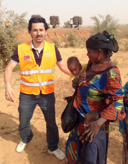 Anadolu'dan giden yardımlar Nijer'de fakirlere derman oluyor
