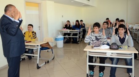 Anafen Dershanesi öğrencilerine hızlı okuma kursu düzenliyor