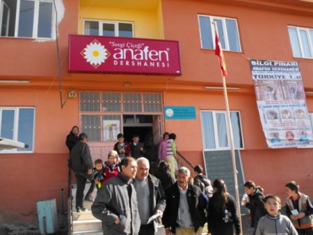 Anafen'in İlk Adım Sınavında Öğrenciler Sınıflara Sığmadı