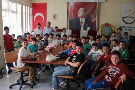 Anafen’li küçük öğrencilerden anlamı büyük yardım