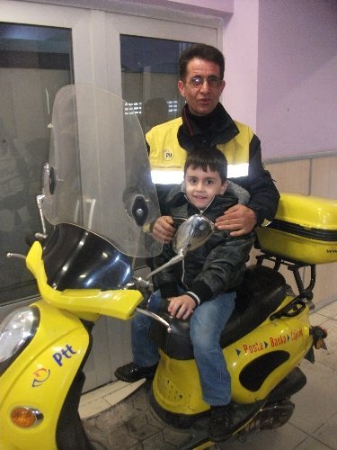 Anaokulu Öğrencileri, Ailelerine Ptt’den Yılbaşı Kartı Yolladı