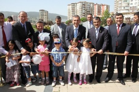 Anaokulu öğrencileri yıl sonu şenliğinde eğlendi