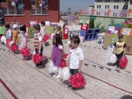 Anaokulu Öğrencileri Yıl Sonu Sergisi Açtı