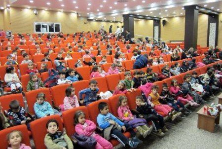 Anaokulu öğrencilerine 'Çanakkale' tiyatrosu