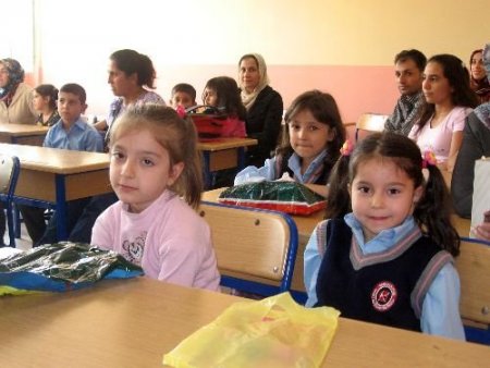 Anaokulu Ve Birinci Sınıflar İçin Ders Zili Çaldı