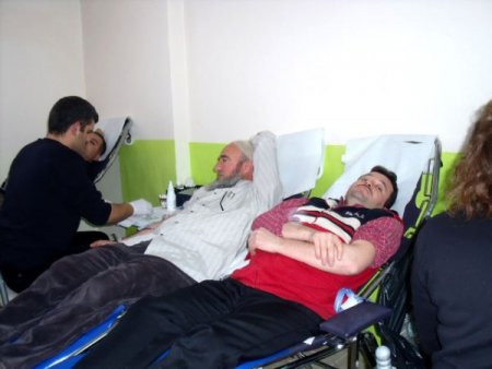 Anaokulu velileri kan bağışladı