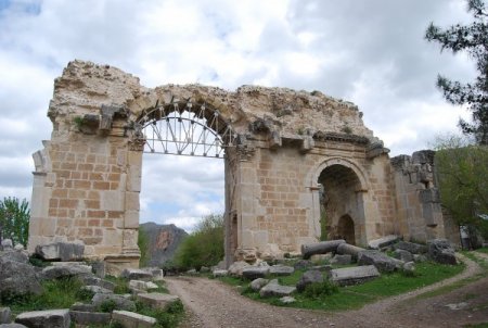 Anavarza antik kentinde arkeolojik kazılara ara verildi