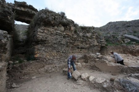 Anavarza antik kentinde arkeolojik kazılara ara verildi