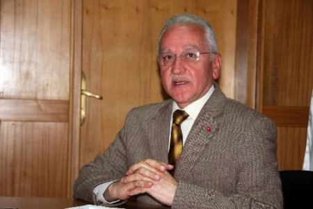 Anayasa Değişiklik Paketi Meclis Önünde Protesto Edildi