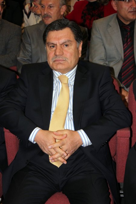 'Anayasa sürecinde taraflar kırmızı çizgilerinin bir adım gerisinde durmalı'