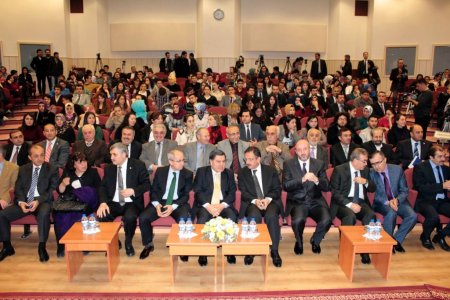 'Anayasa sürecinde taraflar kırmızı çizgilerinin bir adım gerisinde durmalı'