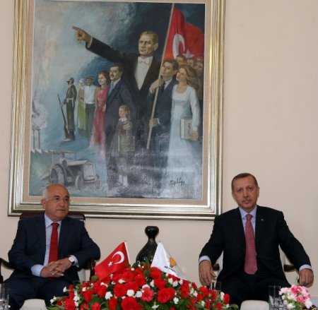 Anayasa Uzlaşma Komisyonu Üyeleri, Başbakan Erdoğan'ı Ziyaret Etti