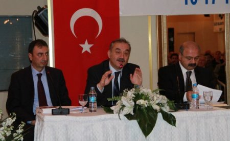 Anayasa Uzlaşma Kurulu Üyesi Prof. Tunç: Türkiye Başkanlık sistemine hazır değil