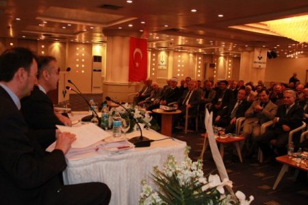 Anayasa Uzlaşma Kurulu Üyesi Prof. Tunç: Türkiye Başkanlık sistemine hazır değil