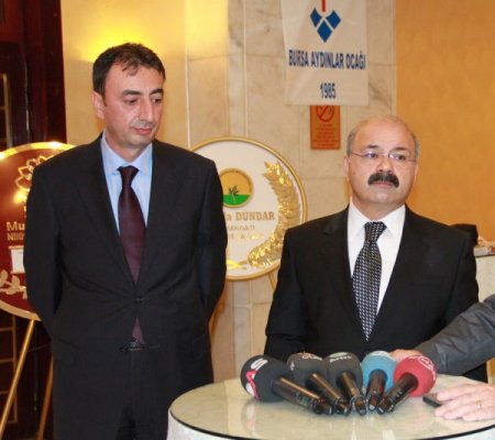 Anayasa Uzlaşma Kurulu Üyesi Prof. Tunç: Türkiye Başkanlık sistemine hazır değil