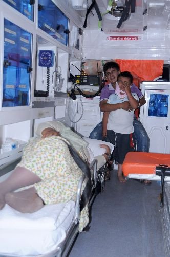 Anayola Kontrolsüz Giriş Yapan Sürücü Kazaya Neden Oldu:4 Yaralı