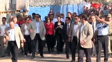 Angelina Jolie Islahiye’den ayrıldı