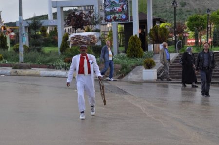 Aniden Bastıran Yağmur Yolları Göle Çevirdi
