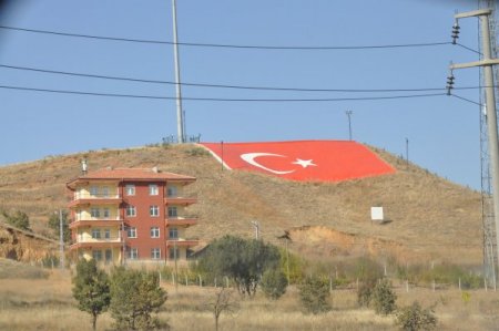 Anıt Bayrak tadilattan sonra yeniden eski görünümüne kavuştu